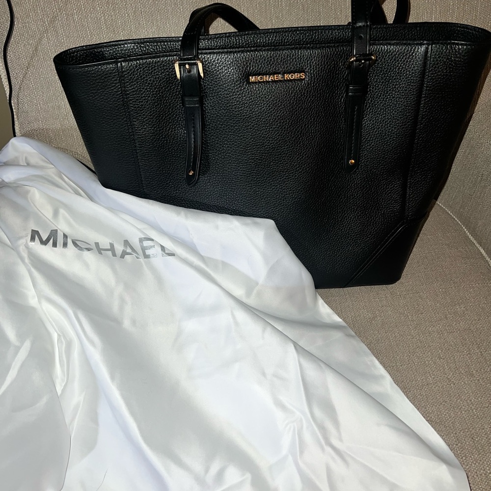 Michael Kors Aria Large Tote